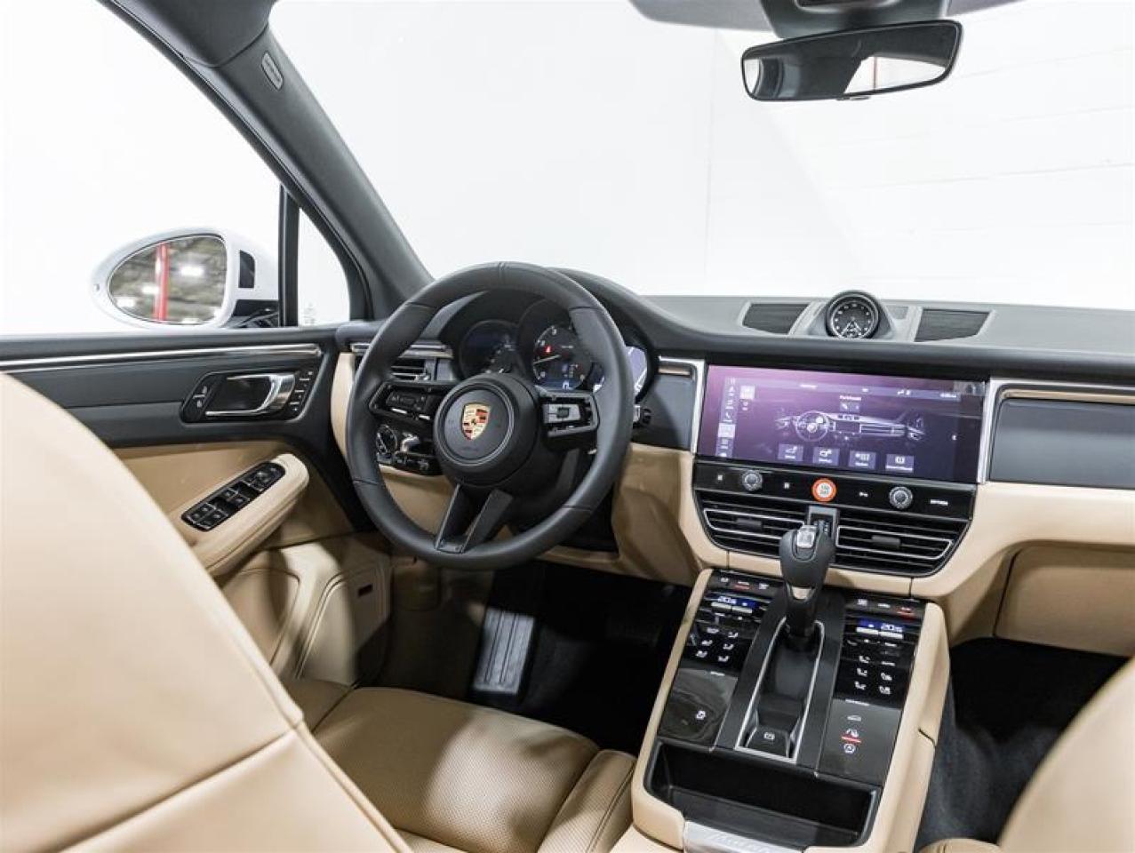 2026 Porsche Macan  Photo