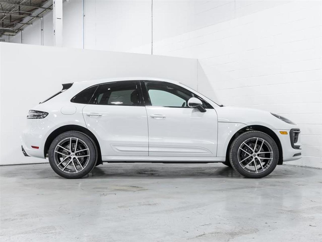 2026 Porsche Macan  Photo