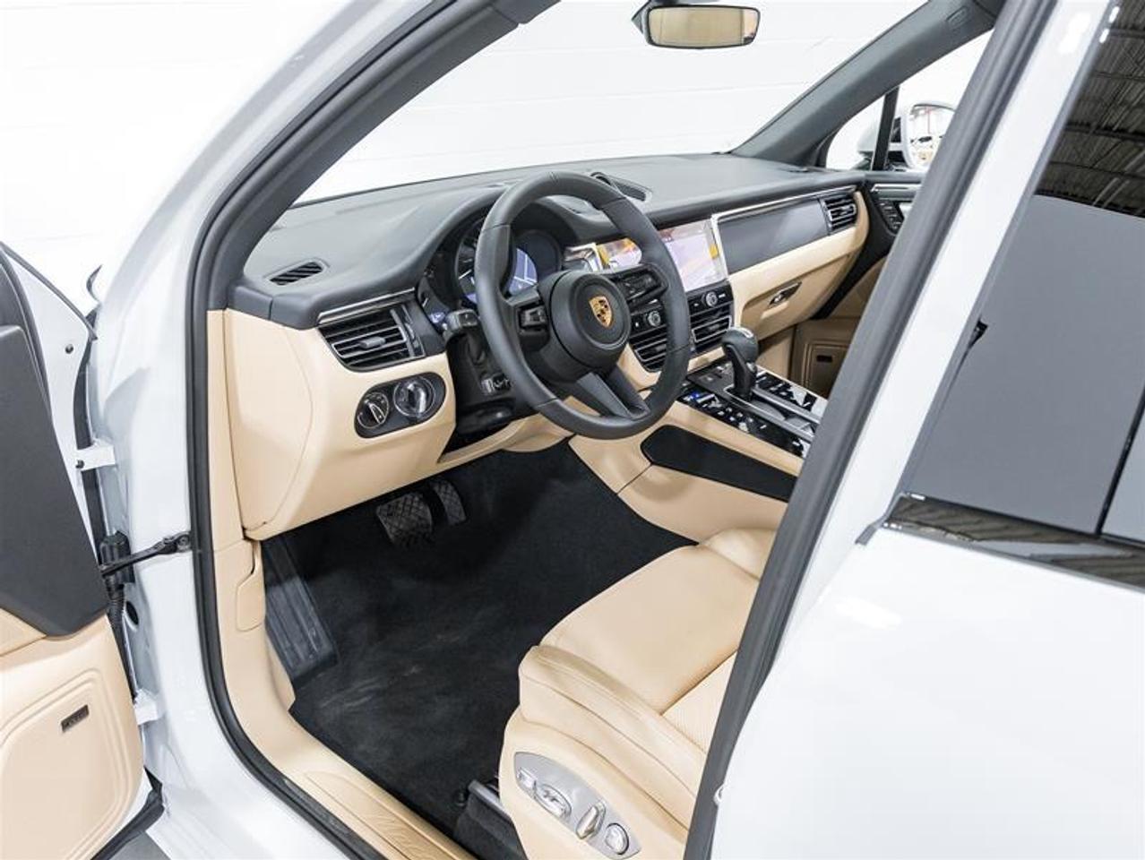 2026 Porsche Macan  Photo