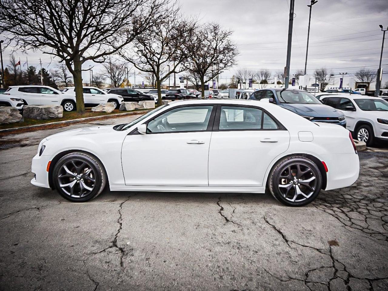 2023 Chrysler 300  Photo