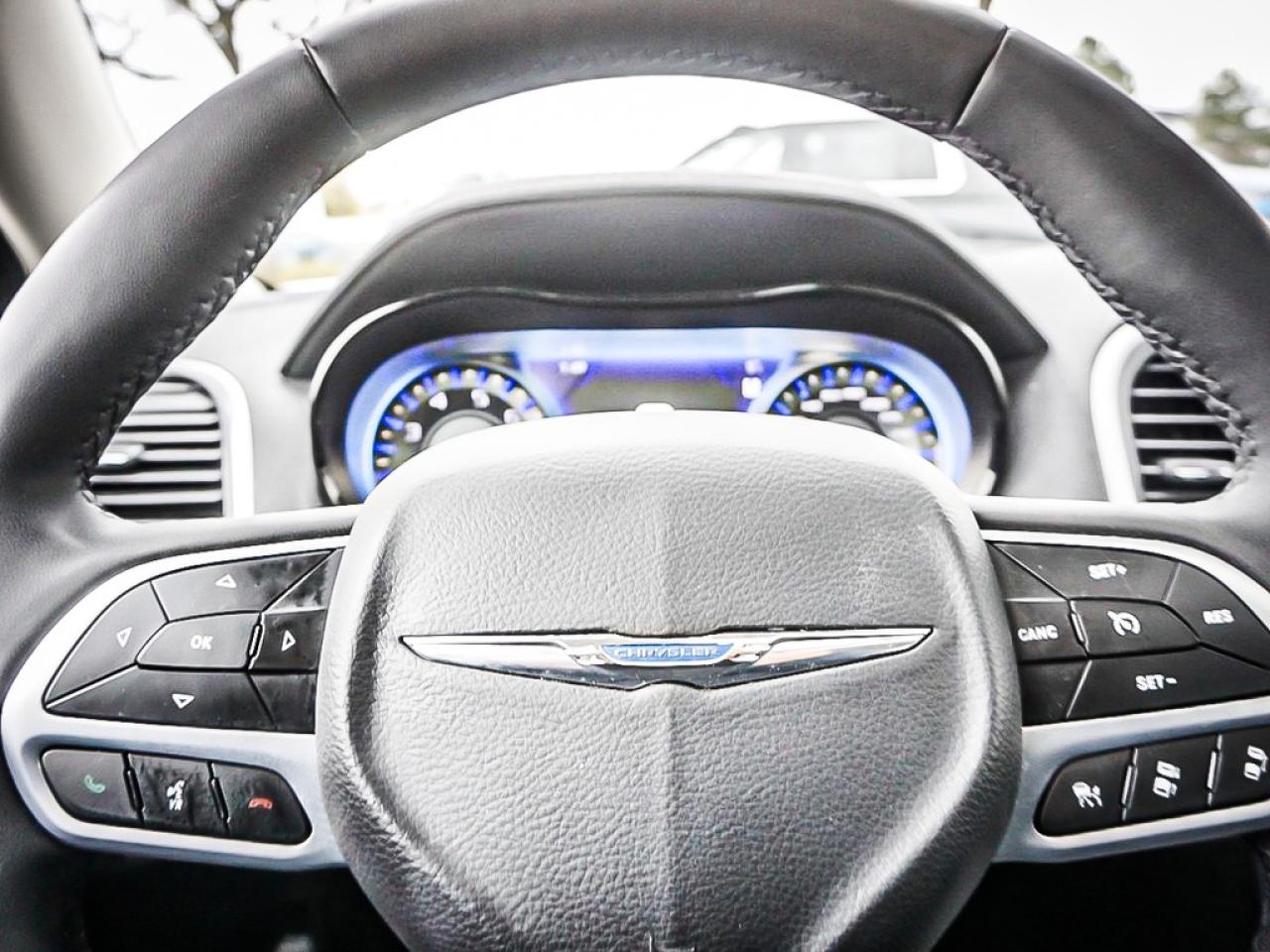 2023 Chrysler 300  Photo