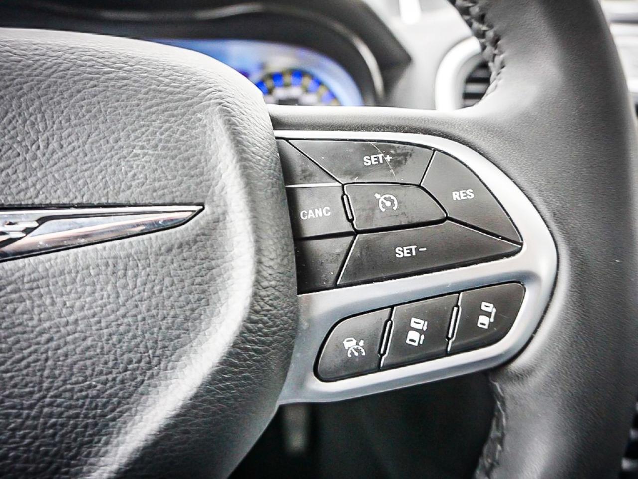 2023 Chrysler 300  Photo