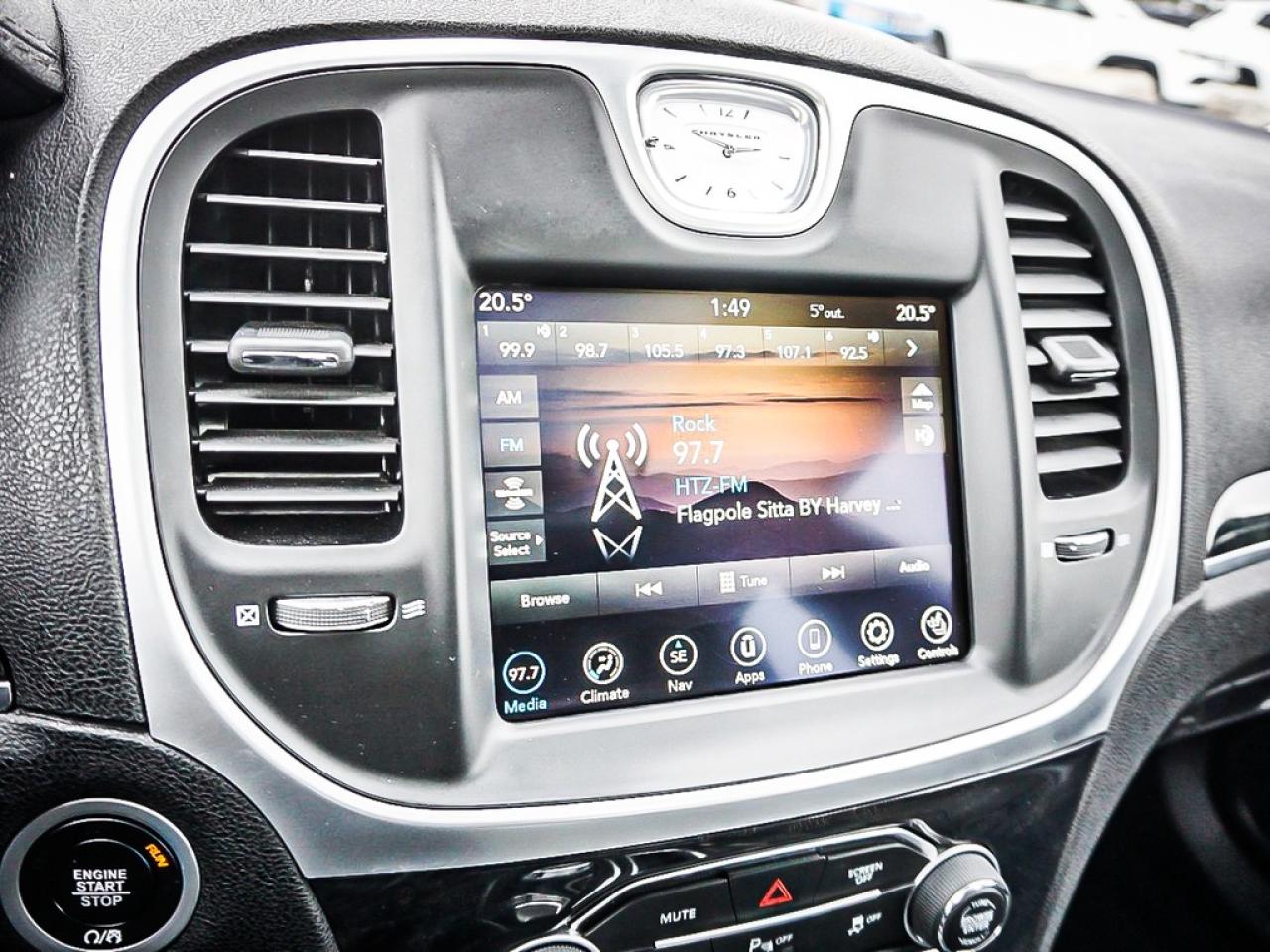 2023 Chrysler 300  Photo