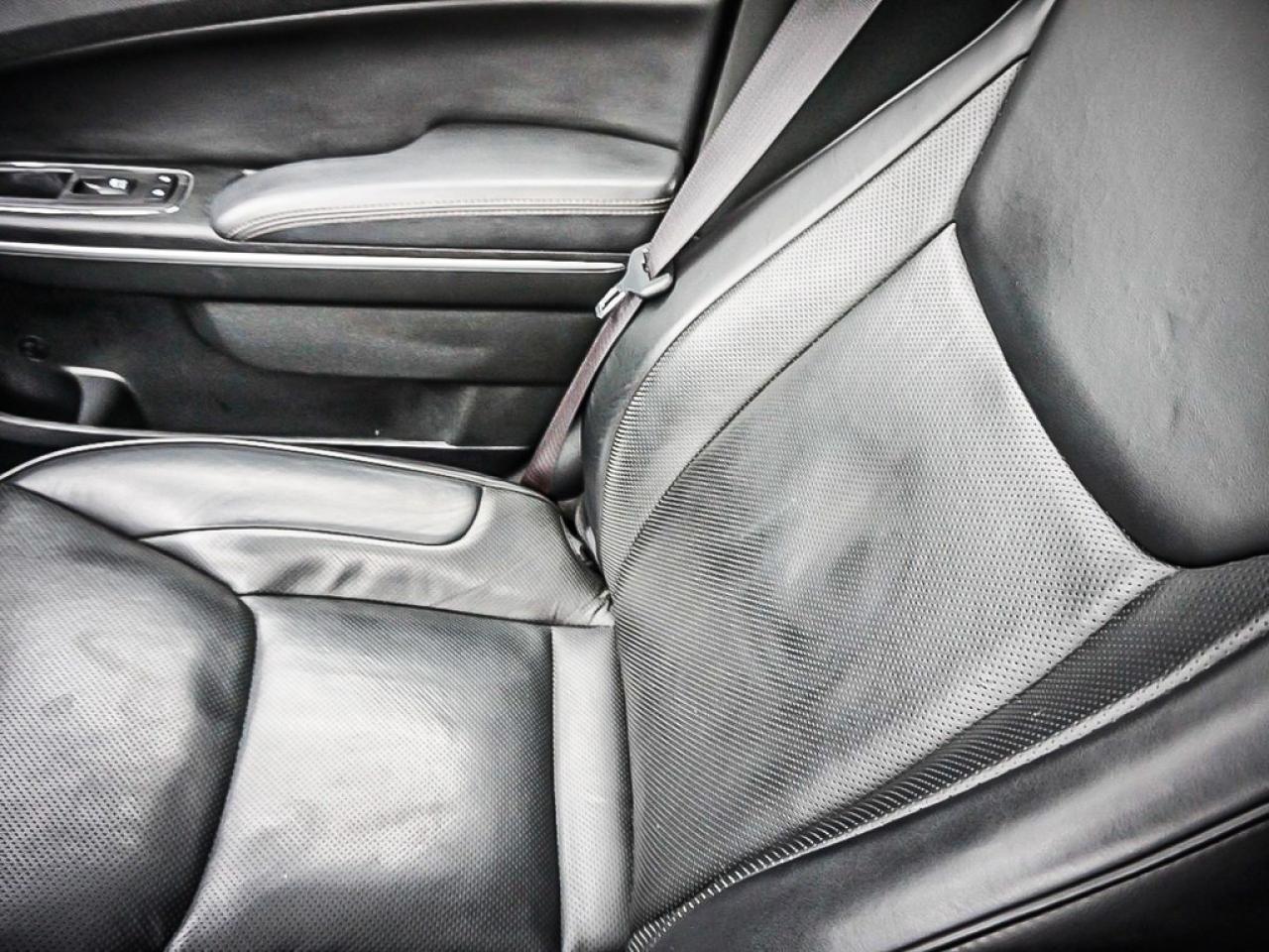 2023 Chrysler 300  Photo