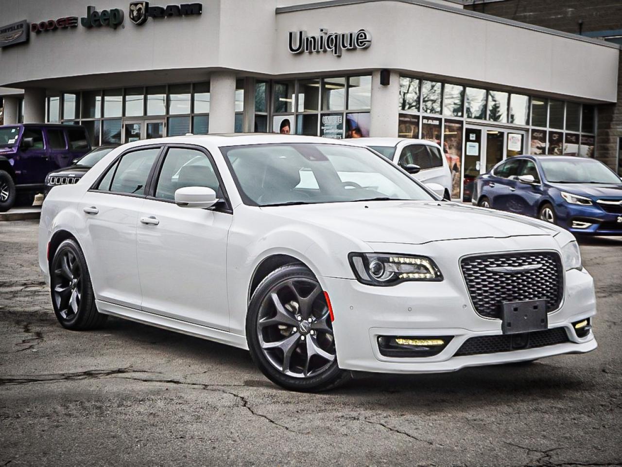 2023 Chrysler 300  Photo