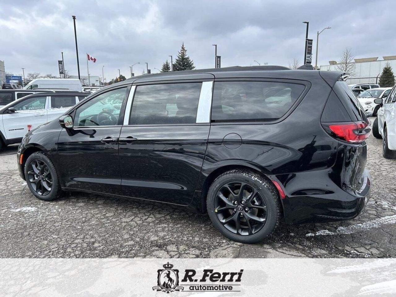 2026 Chrysler Pacifica Select Front-Wheel Drive Passenger Van Photo