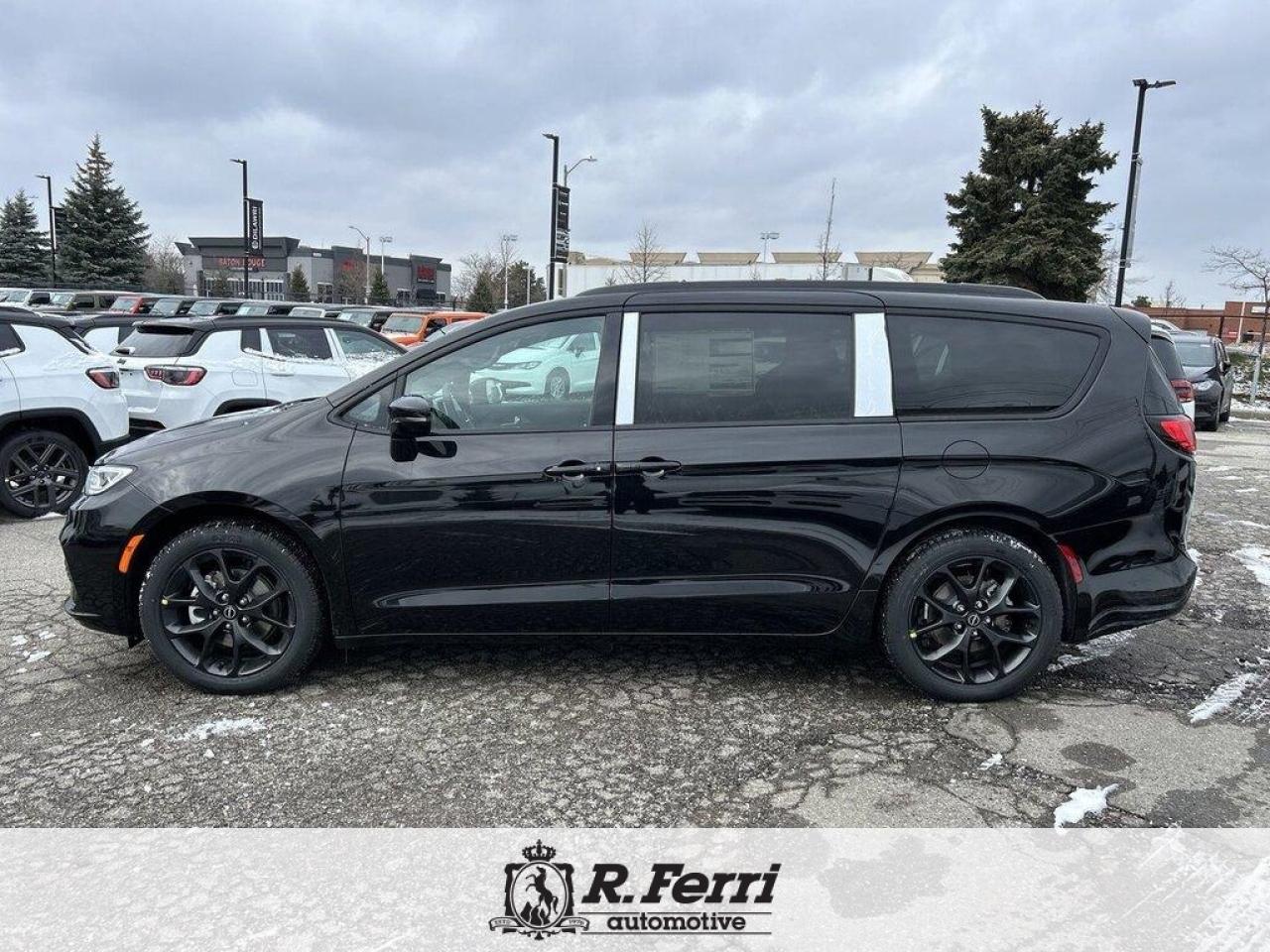 2026 Chrysler Pacifica Select Front-Wheel Drive Passenger Van Photo