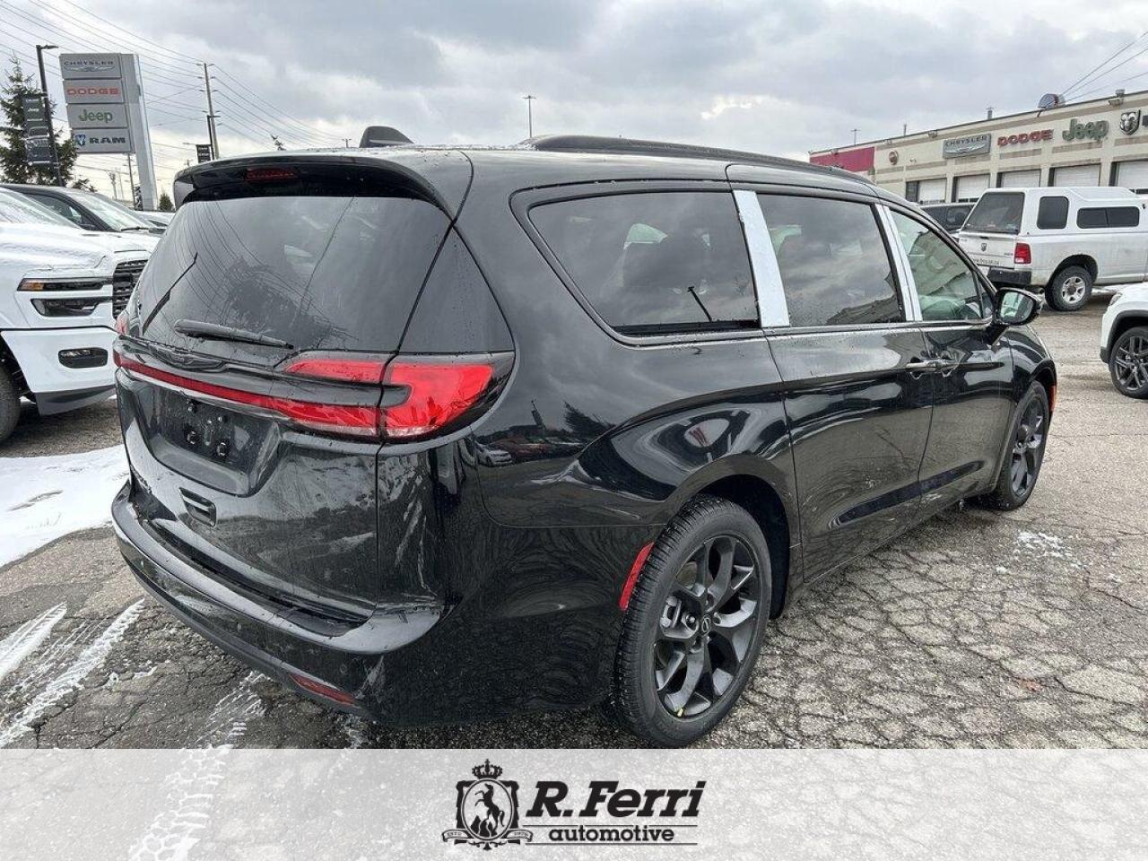 2026 Chrysler Pacifica Select Front-Wheel Drive Passenger Van Photo