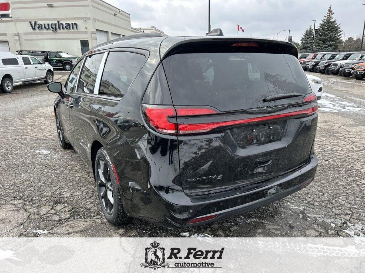 2026 Chrysler Pacifica Select Front-Wheel Drive Passenger Van Photo