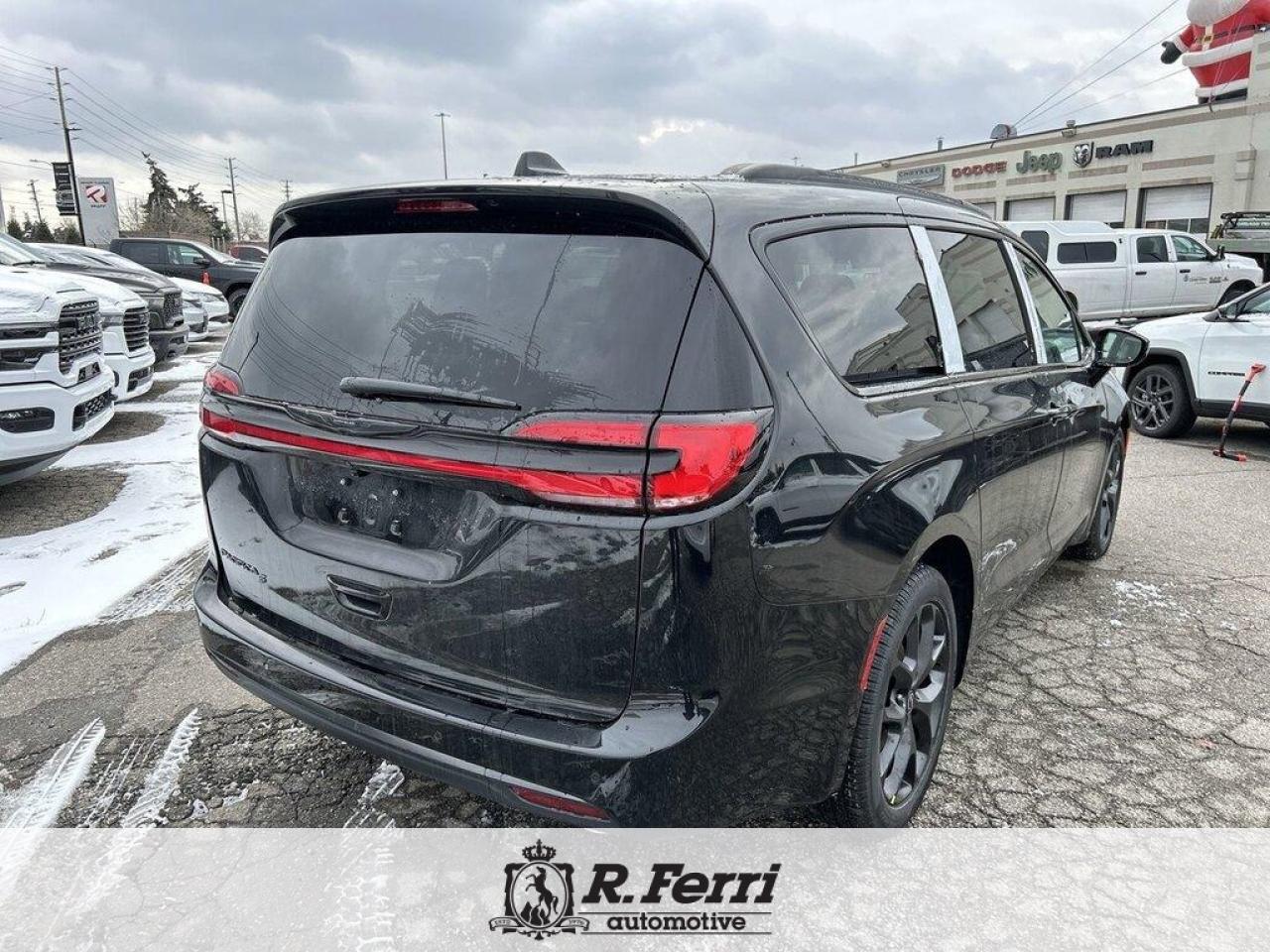 2026 Chrysler Pacifica Select Front-Wheel Drive Passenger Van Photo