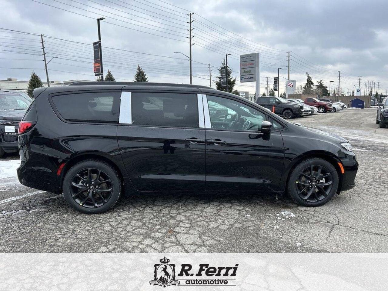 2026 Chrysler Pacifica Select Front-Wheel Drive Passenger Van Photo