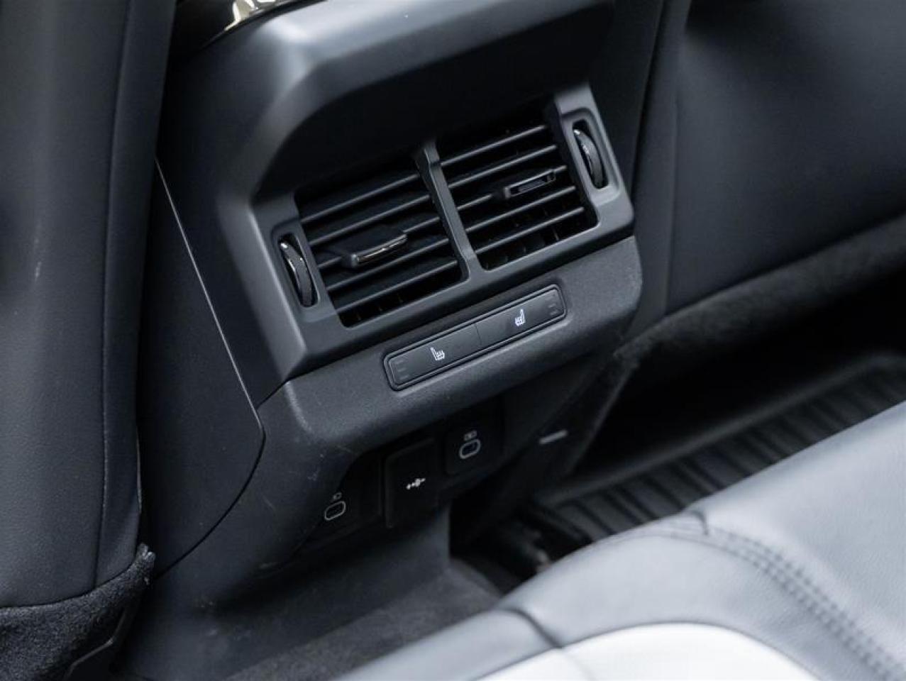 2024 Land Rover Range Rover Evoque  Photo