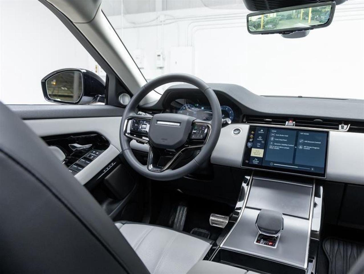 2024 Land Rover Range Rover Evoque  Photo