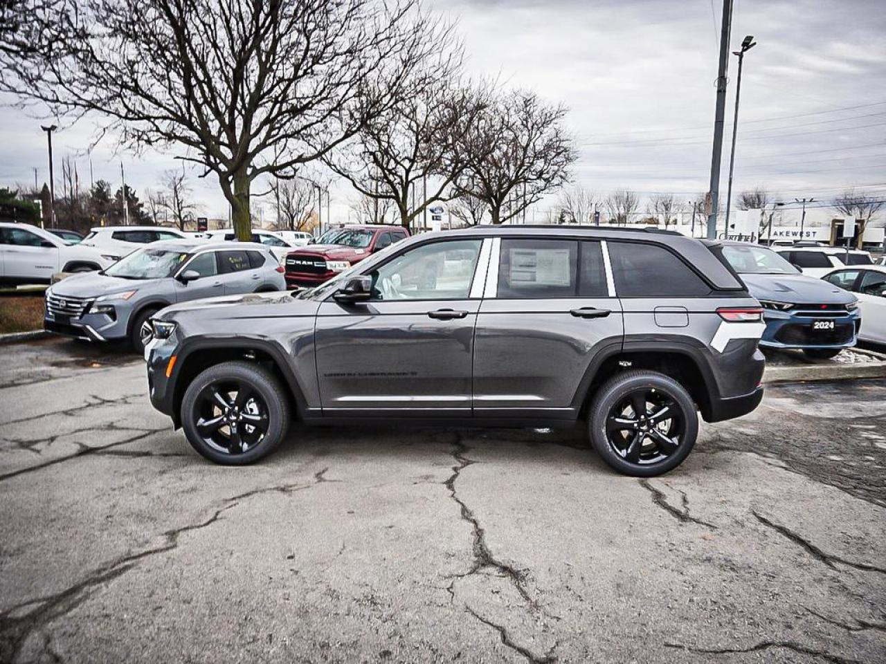 2025 Jeep Grand Cherokee  Photo