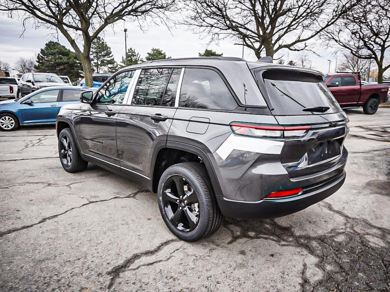 2025 Jeep Grand Cherokee  Photo