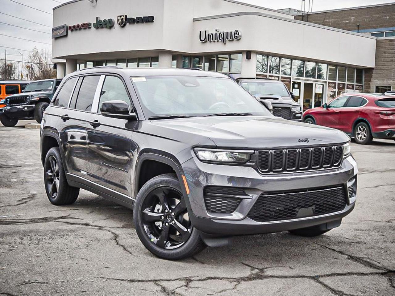 2025 Jeep Grand Cherokee  Photo