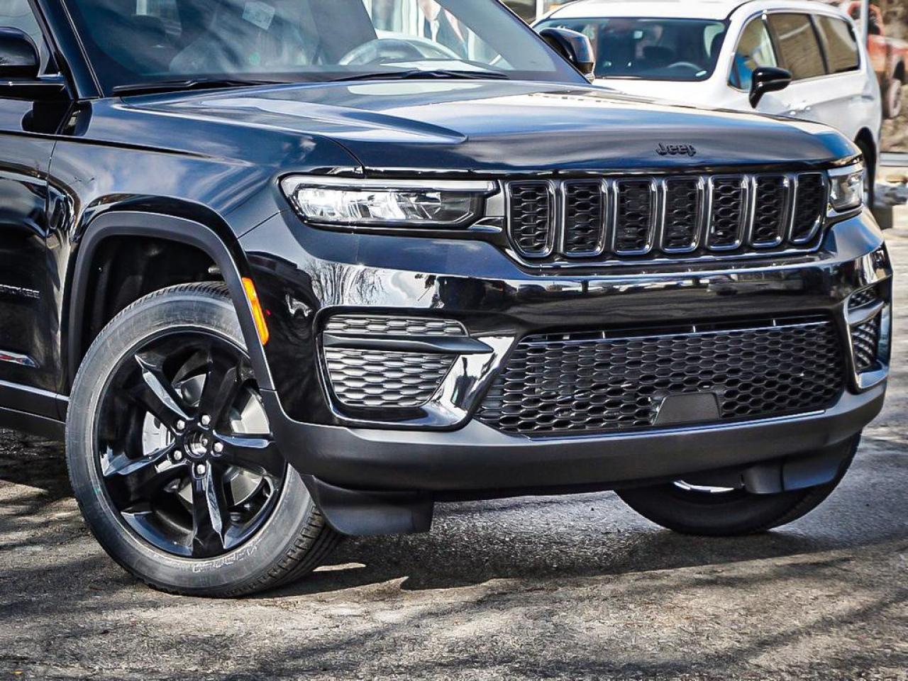 2025 Jeep Grand Cherokee  Photo