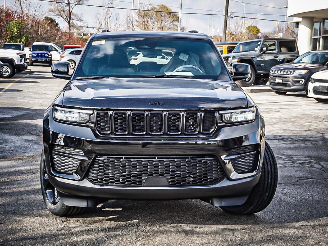 2025 Jeep Grand Cherokee  Photo