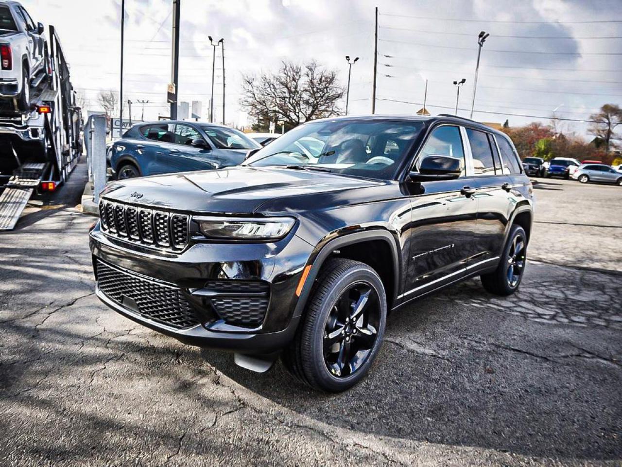 2025 Jeep Grand Cherokee  Photo3