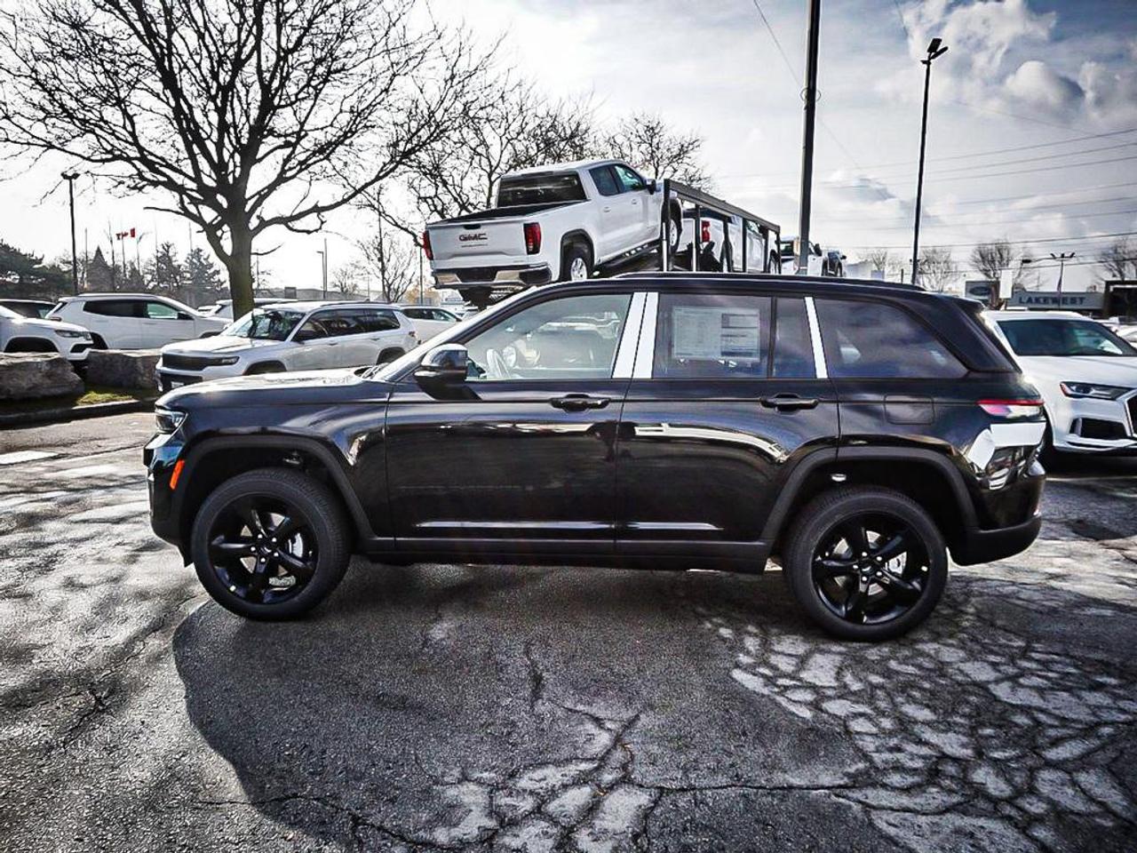 2025 Jeep Grand Cherokee  Photo