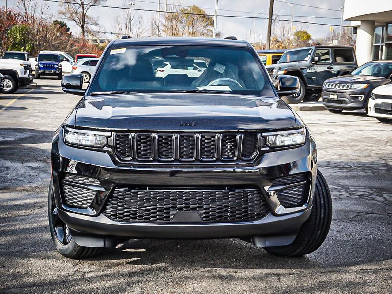 2025 Jeep Grand Cherokee  Photo