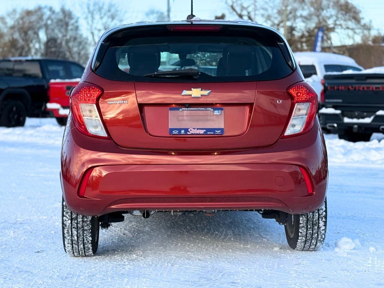 2021 Chevrolet Spark 1LT CVT 4dr Hatchback Photo3