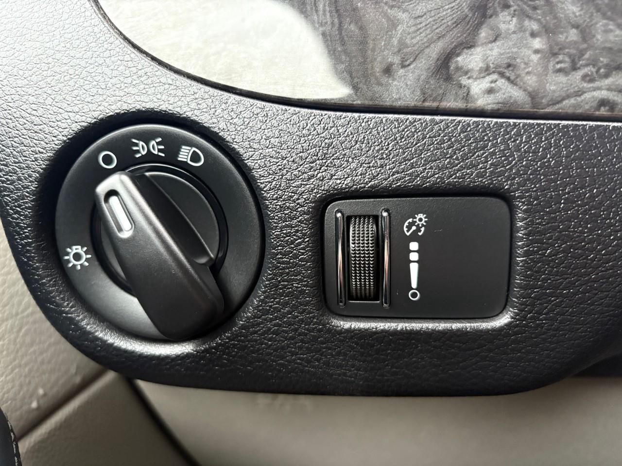 2016 Dodge Grand Caravan SE/SXT Passenger Van Photo