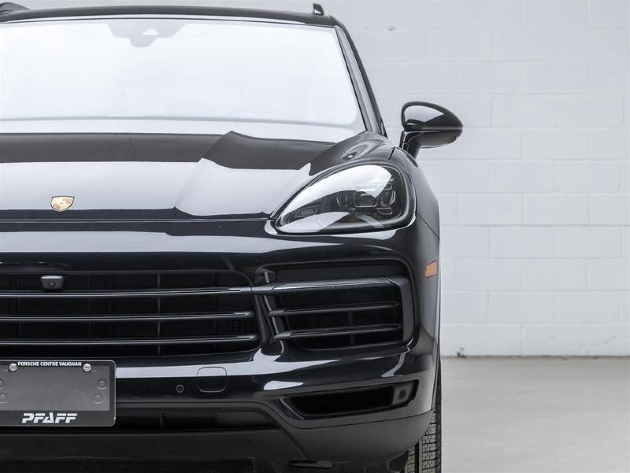 2022 Porsche Cayenne  Photo3