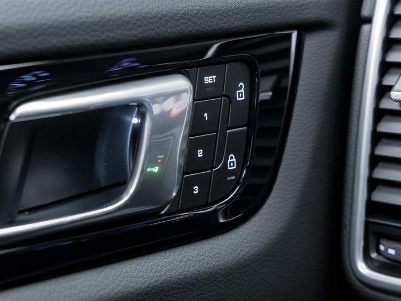 2022 Porsche Cayenne  Photo