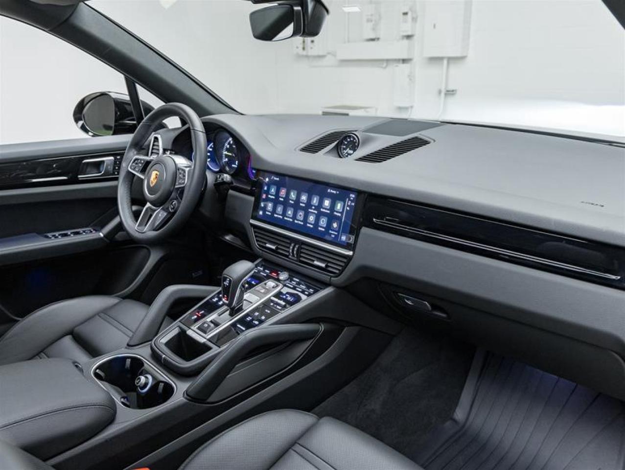 2022 Porsche Cayenne  Photo