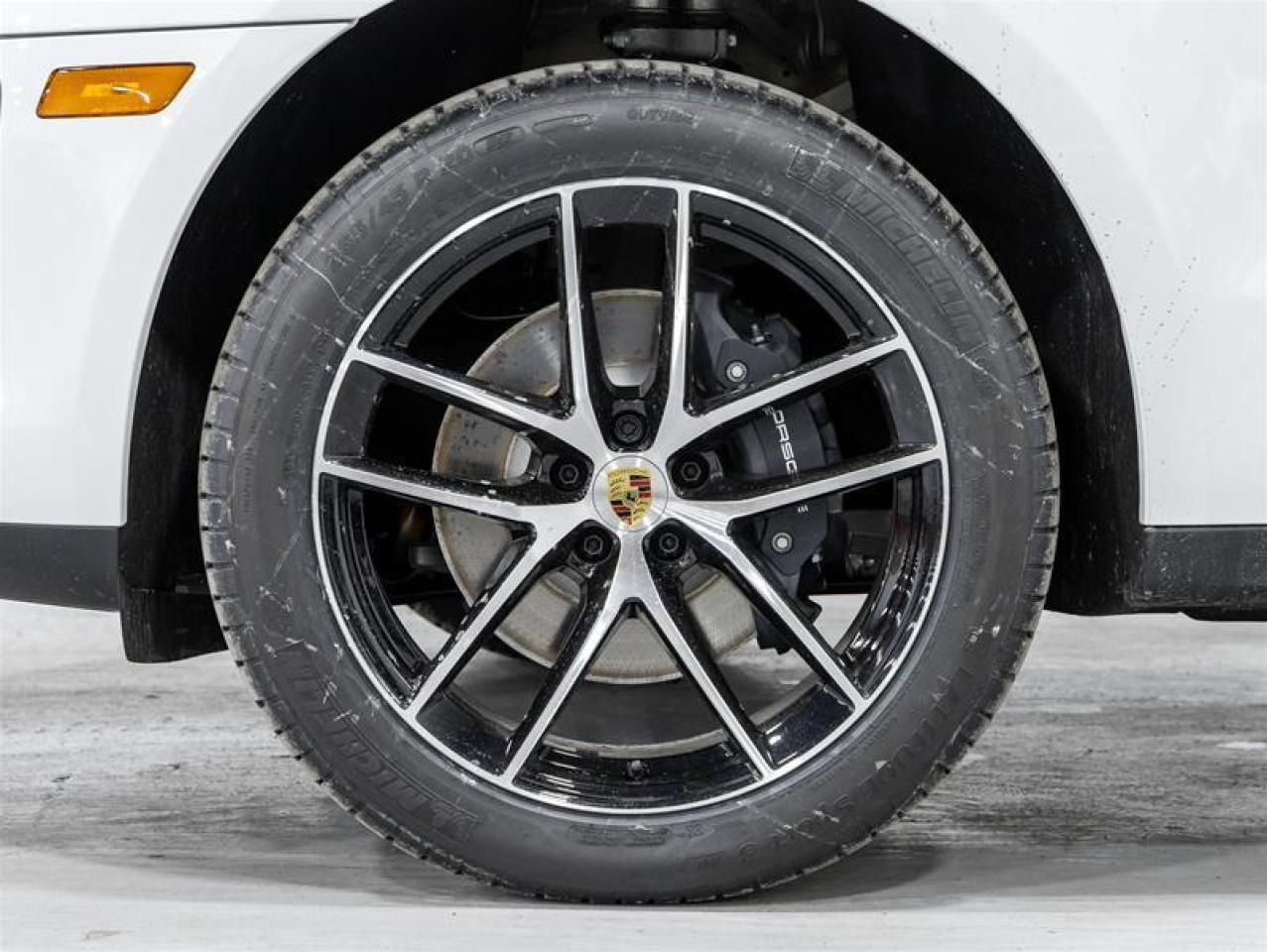 2025 Porsche Macan  Photo4