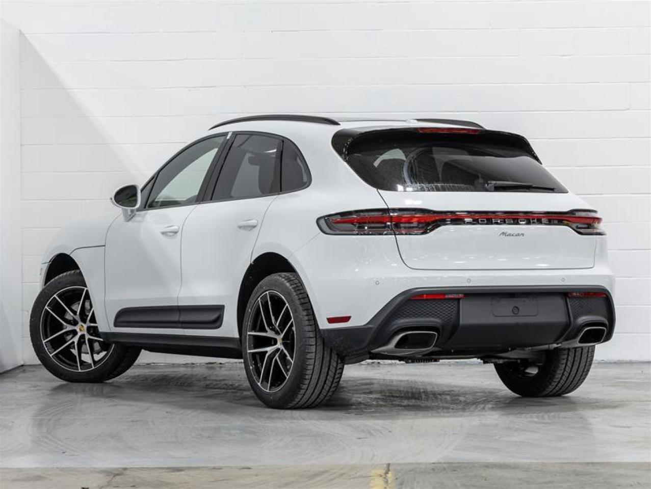 2025 Porsche Macan  Photo
