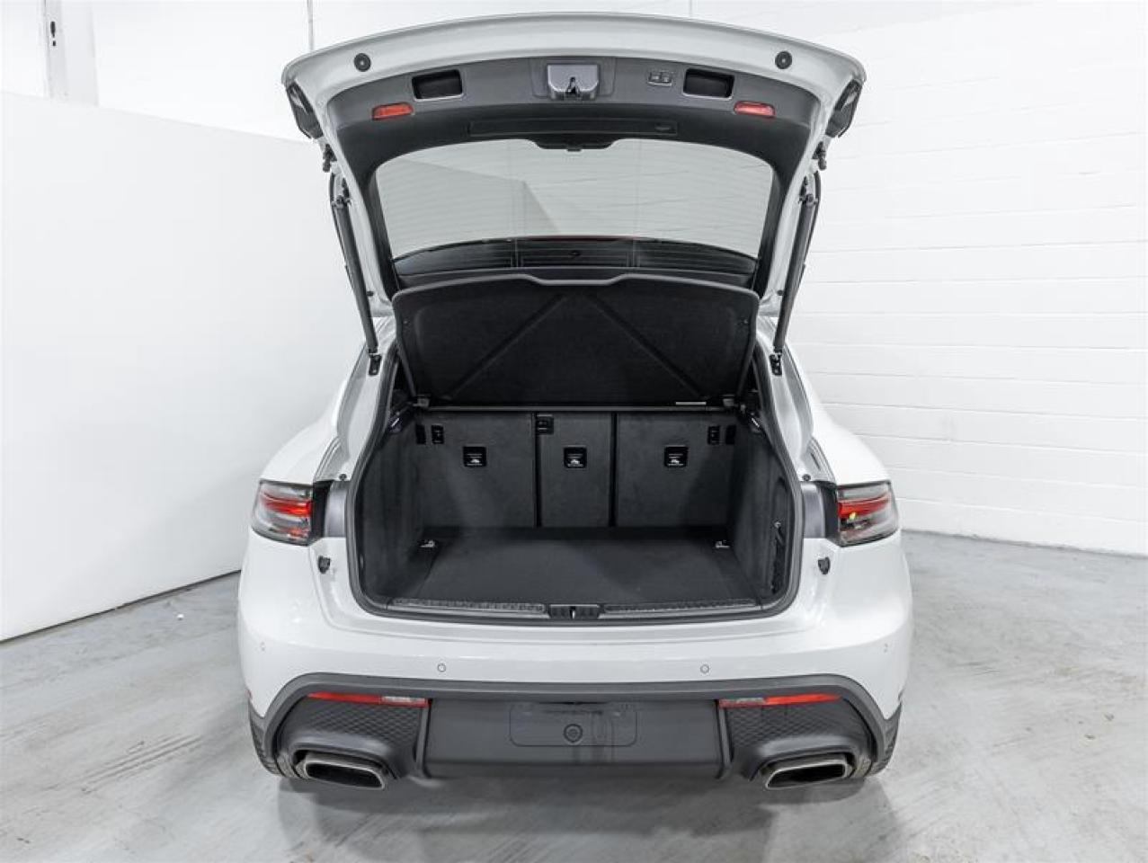 2025 Porsche Macan  Photo