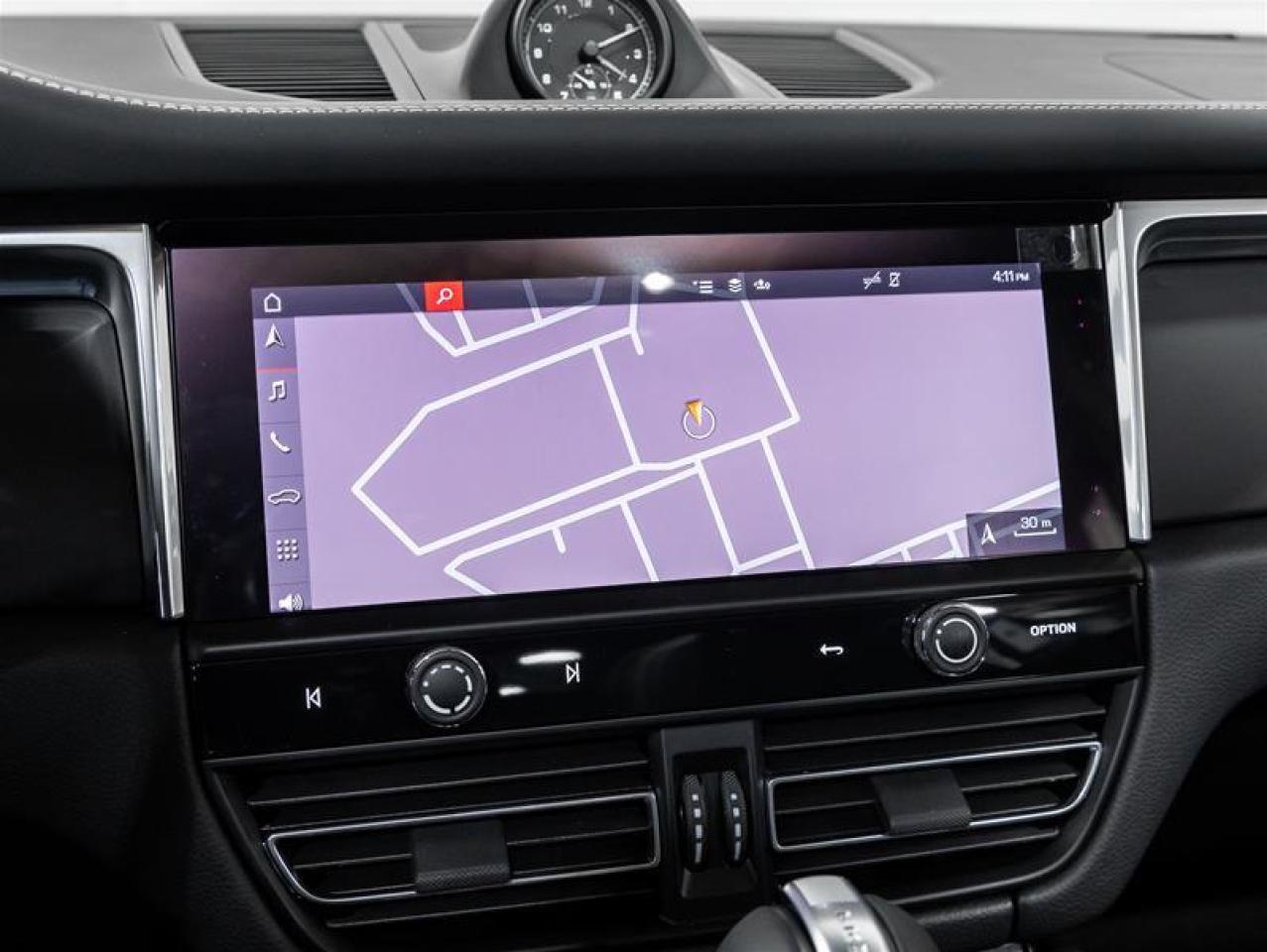 2025 Porsche Macan  Photo