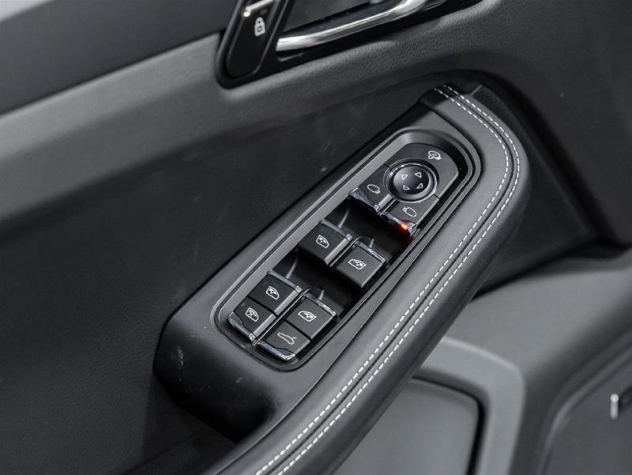 2025 Porsche Macan  Photo