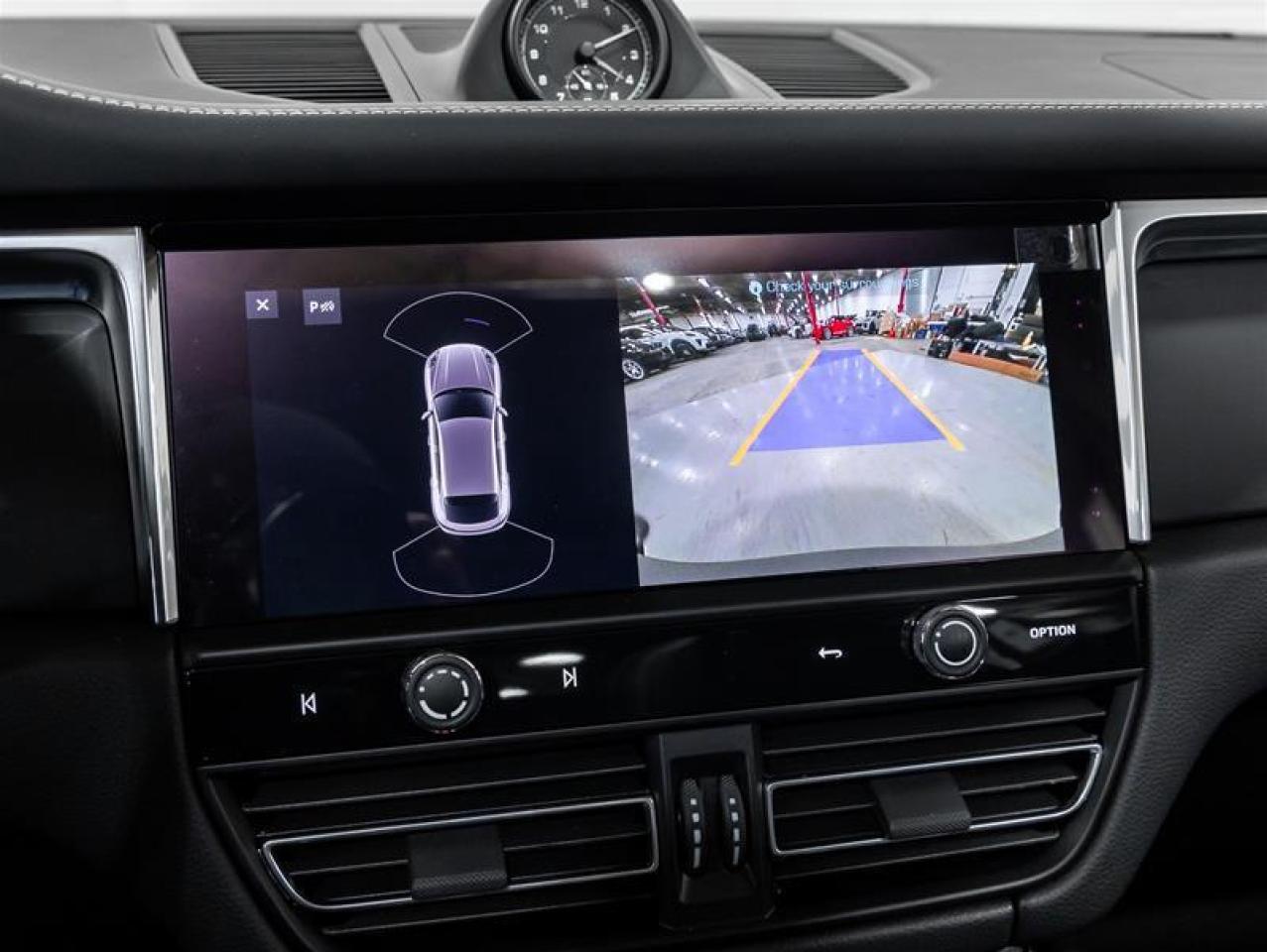 2025 Porsche Macan  Photo