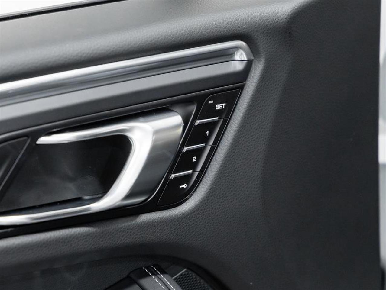 2025 Porsche Macan  Photo