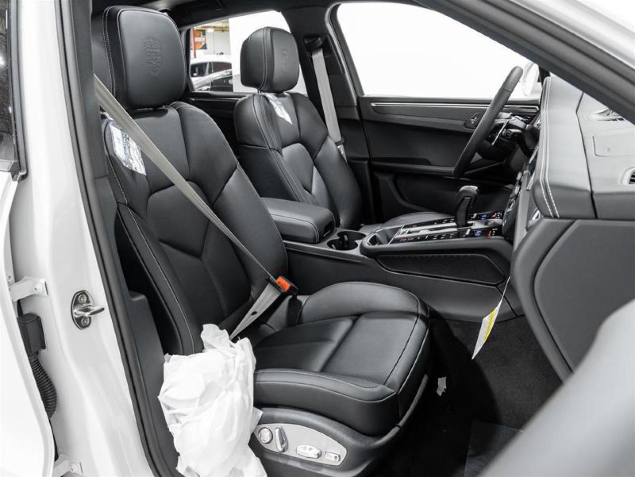 2025 Porsche Macan  Photo