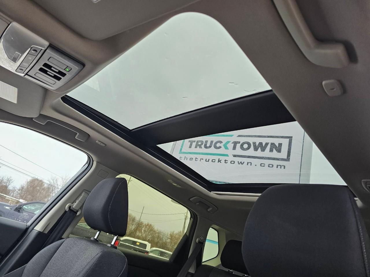 2024 Nissan Rogue SV Moonroof 4dr All-Wheel Drive Sport Utility Photo