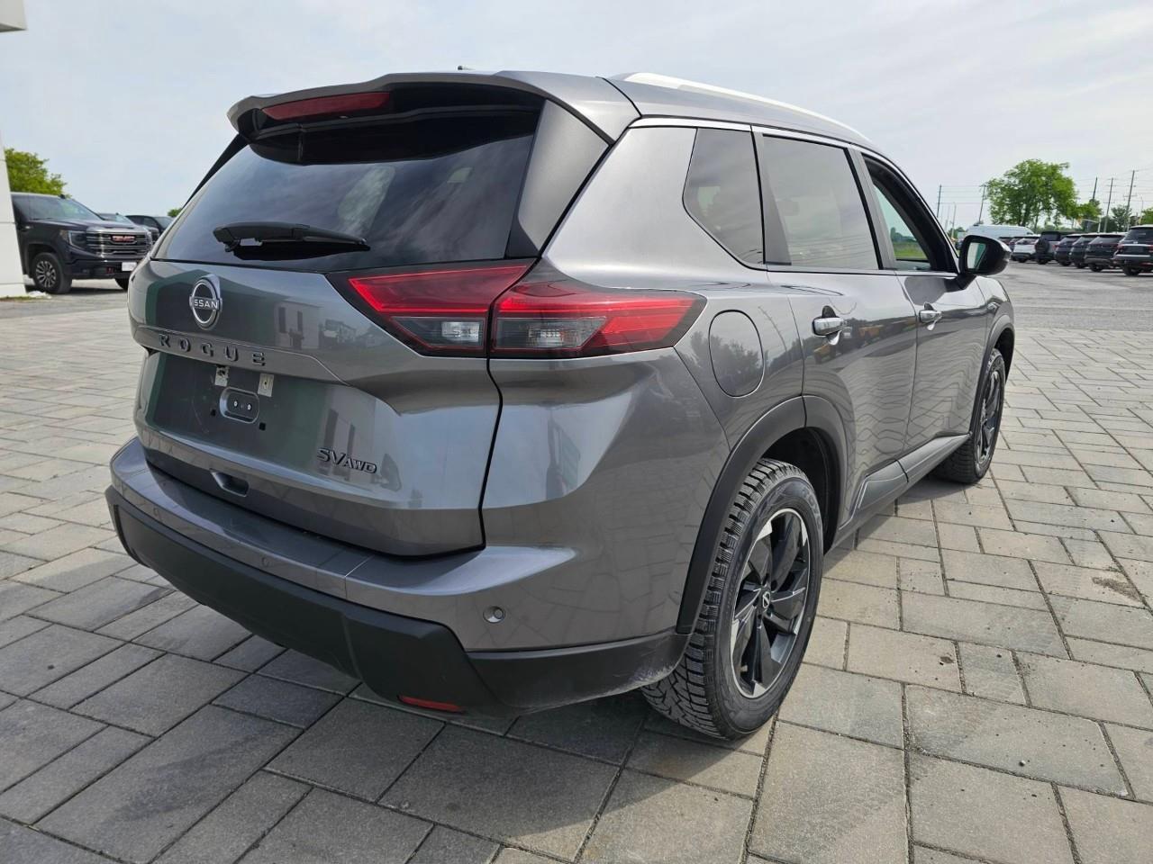 2024 Nissan Rogue SV Moonroof 4dr All-Wheel Drive Sport Utility Photo4