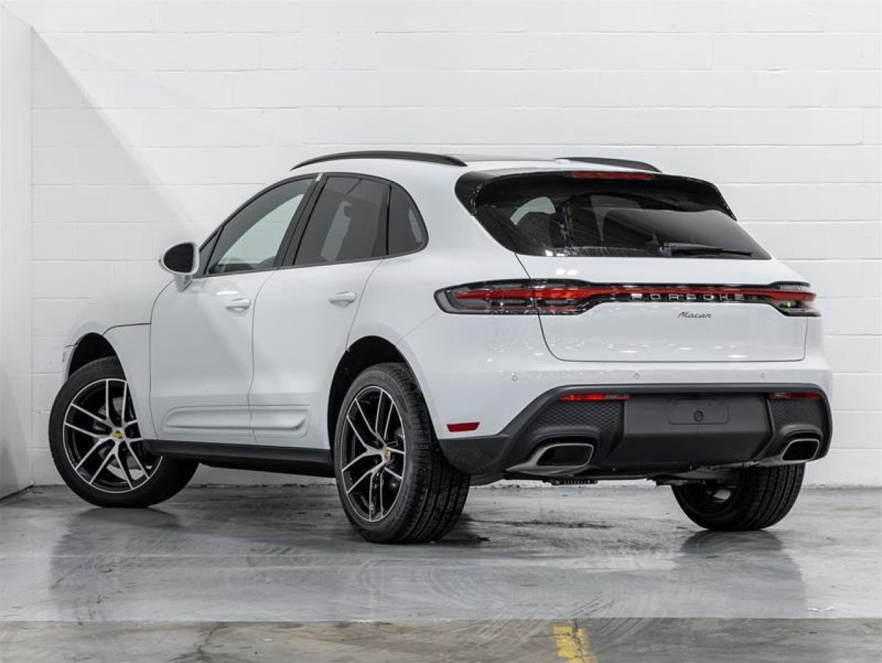 2025 Porsche Macan  Photo2