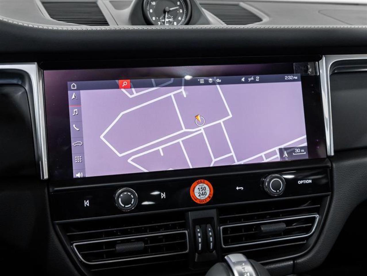 2025 Porsche Macan  Photo