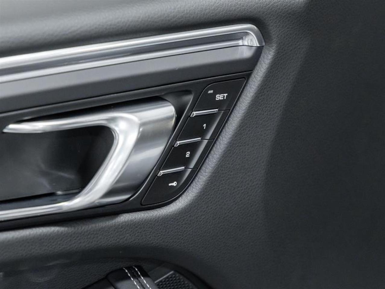 2025 Porsche Macan  Photo