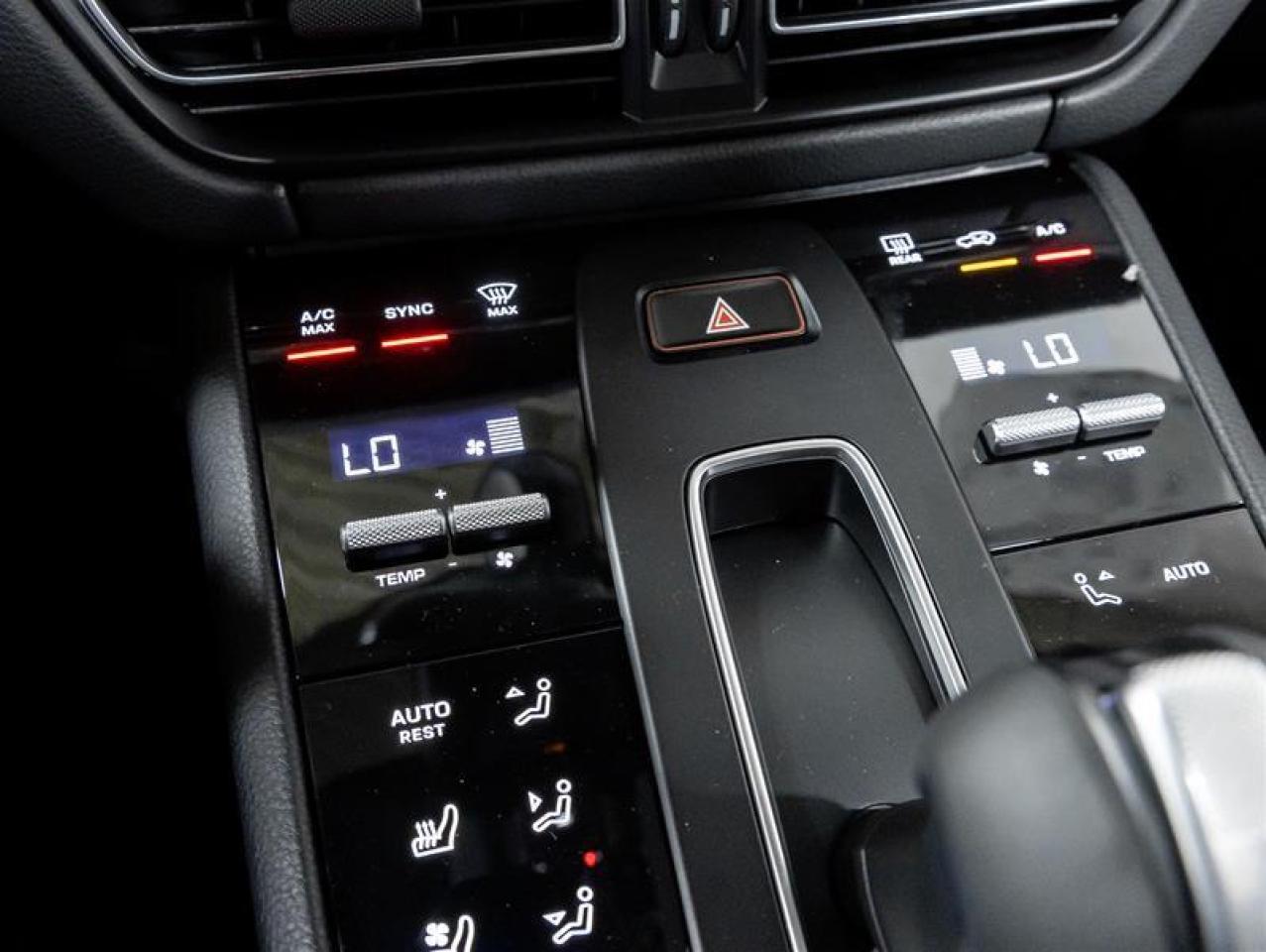 2025 Porsche Macan  Photo