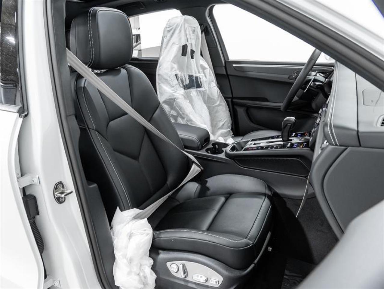 2025 Porsche Macan  Photo