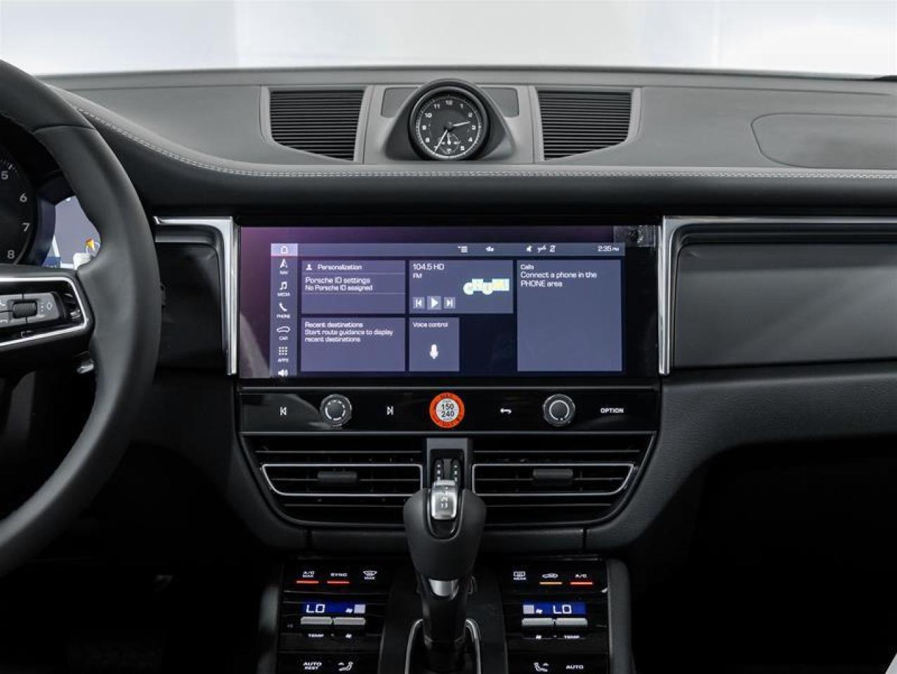 2025 Porsche Macan  Photo