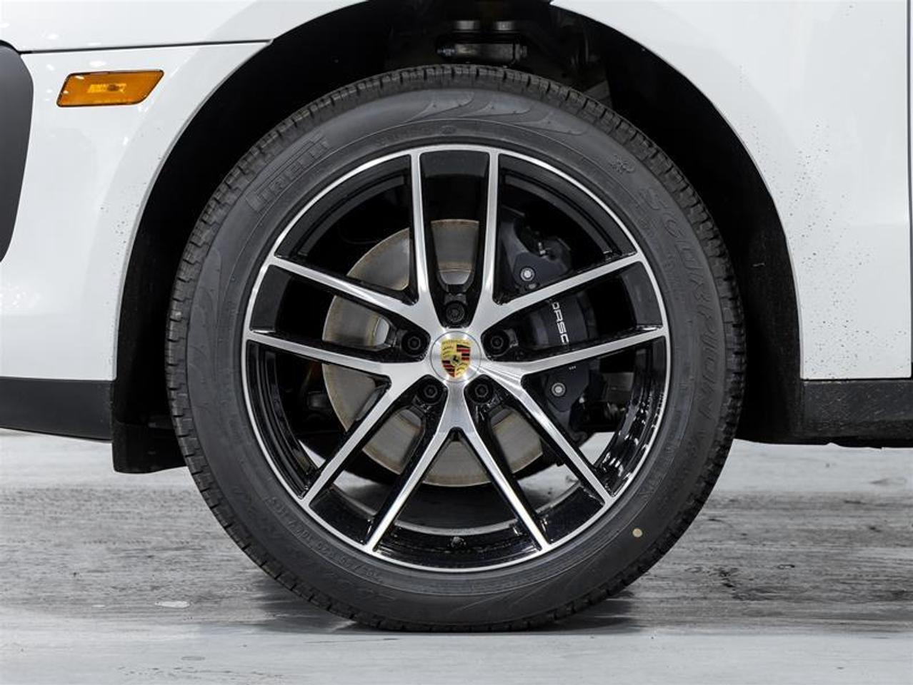 2025 Porsche Macan  Photo