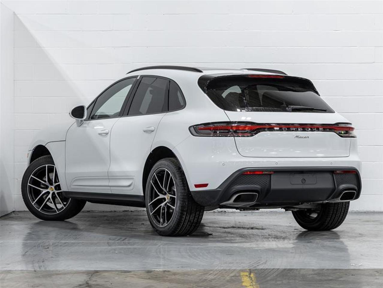 2025 Porsche Macan  Photo
