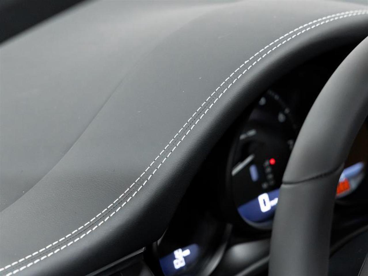 2025 Porsche Macan  Photo