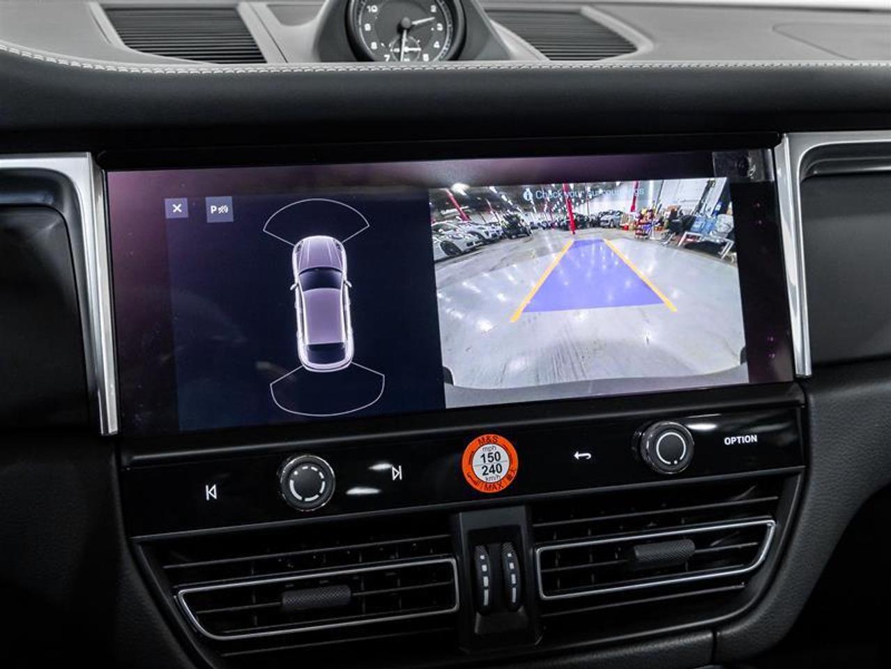 2025 Porsche Macan  Photo